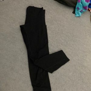 black leggings with pockets